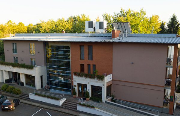 A Hotel Európa Gunaras távlati képe